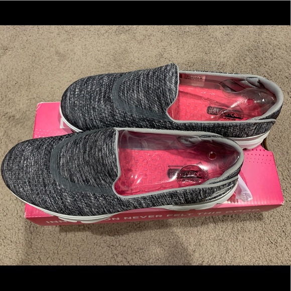 new skechers slip on